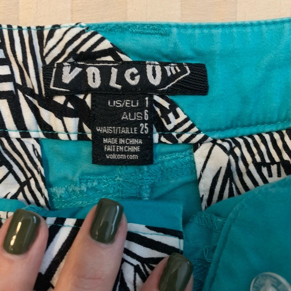 Volcom Shorts - Picture 2 of 2
